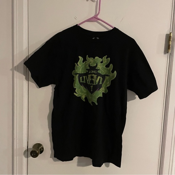 Disney Descendants Adult Tshirt - Picture 4 of 5